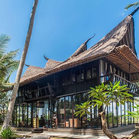 Most Exotic Beachfront Villa Keong Selemadeg エクステリア 写真