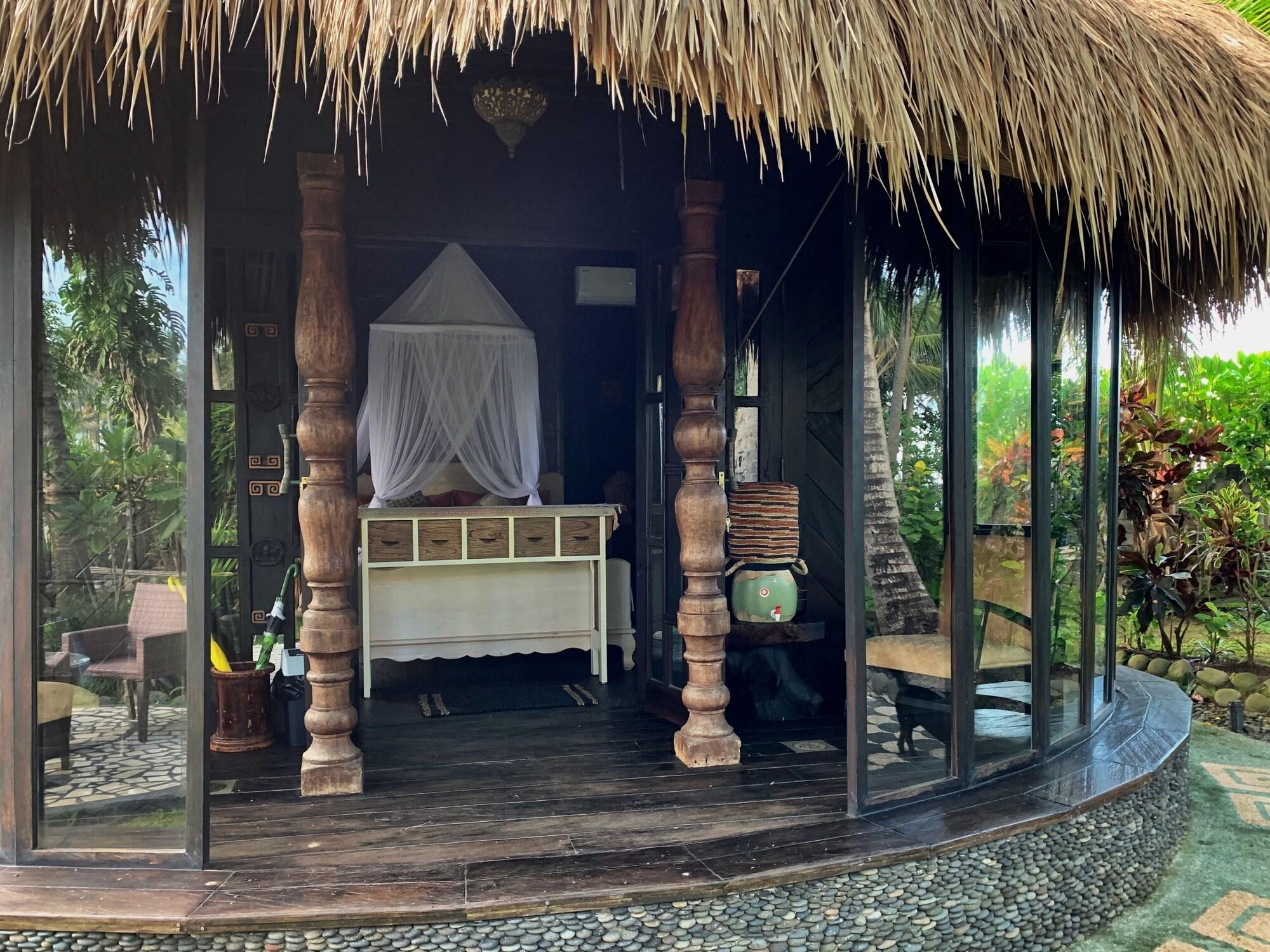 Most Exotic Beachfront Villa Keong Selemadeg エクステリア 写真