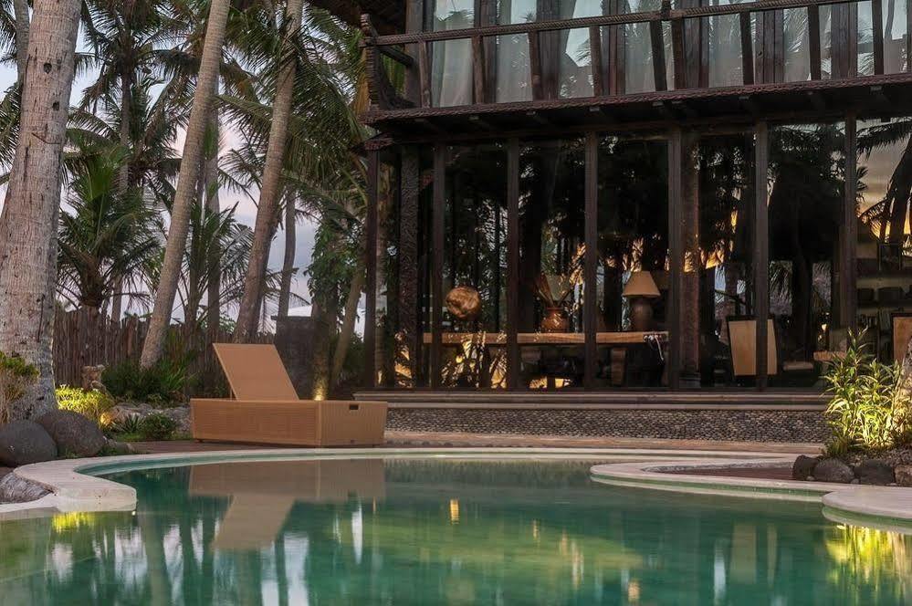 Most Exotic Beachfront Villa Keong Selemadeg エクステリア 写真