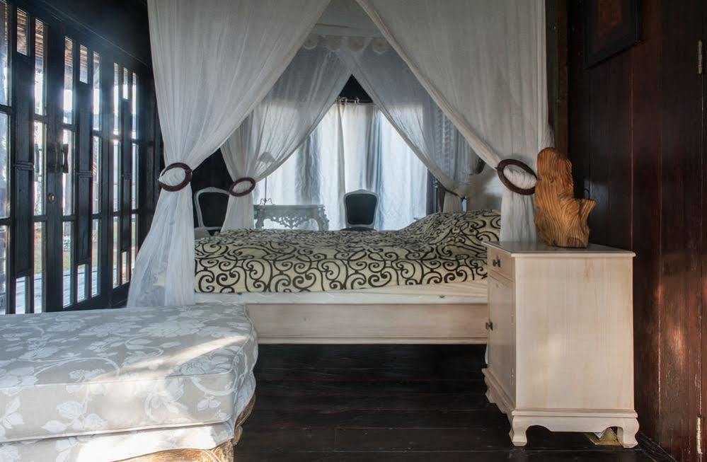 Most Exotic Beachfront Villa Keong Selemadeg エクステリア 写真